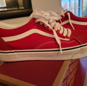 OLD skool racing red and white men's 9.t and women's 11